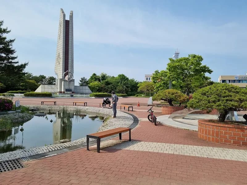 낙동강하구둑 자전거길 인증센터 parking in Buk-gu, Busan