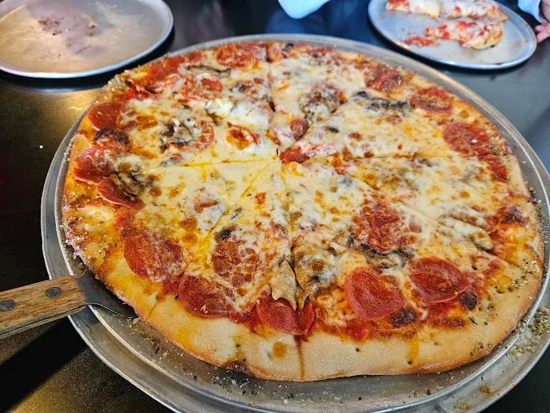 View of 3 Guys Pizza Pies in Lakeland, TN