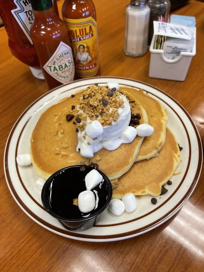 View of 808 Grindz Cafe in Maui, HI