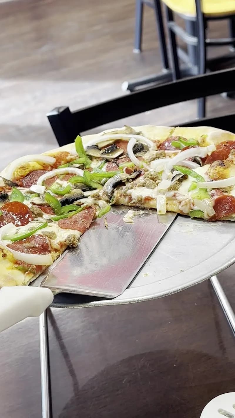 View of Al's Pizza Shop in Tampa, FL