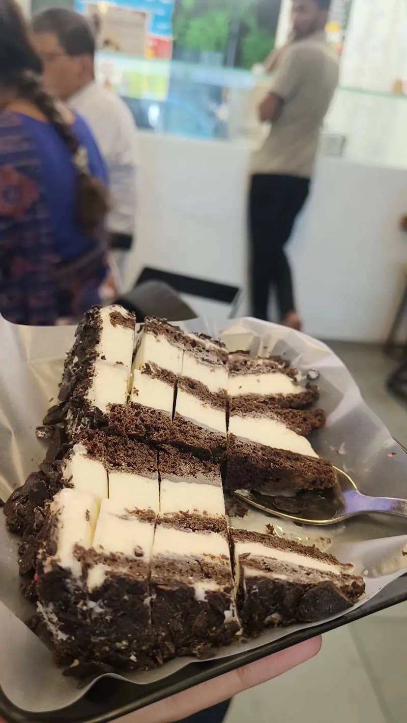 View of Ambrosia Ice Cream Parlor in Mulund, MH