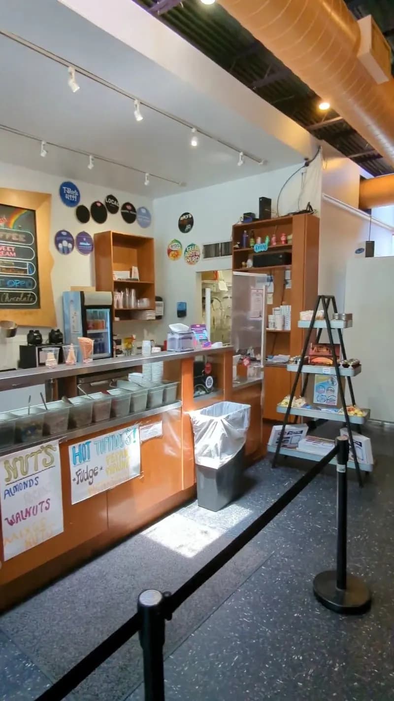 View of Amy's Ice Creams in Tarrytown, TX