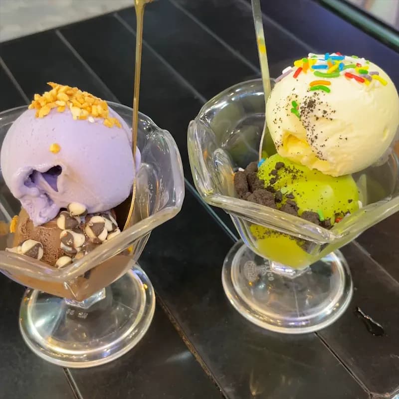 View of An Phu Ice Cream Shop in An Phu, HCMC