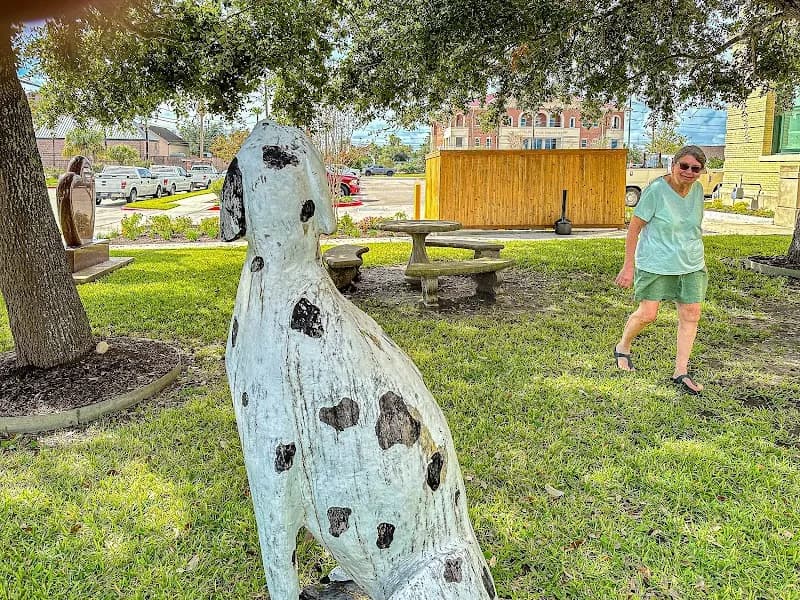 Angel Cradling Bunny tourist attraction in Galveston, TX
