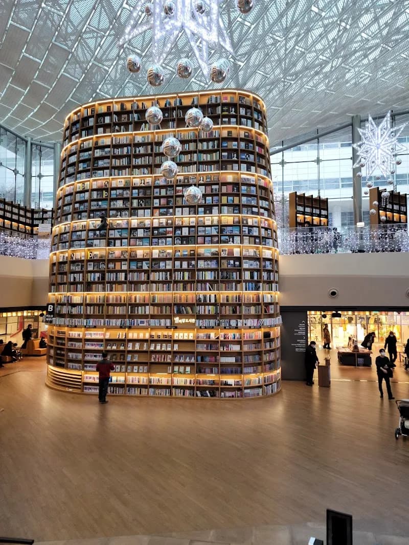 View of Apgujeong Public Library in Apgujeong, SE