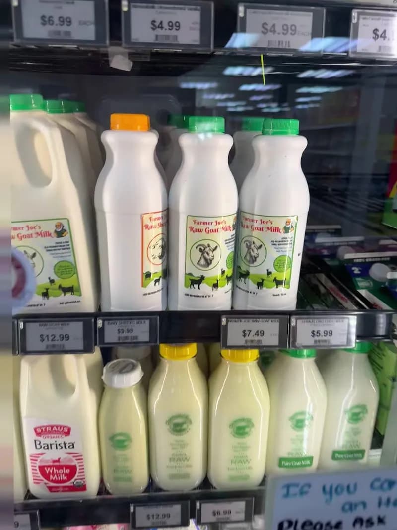 View of Ava's Downtown Market in Mountain View, CA