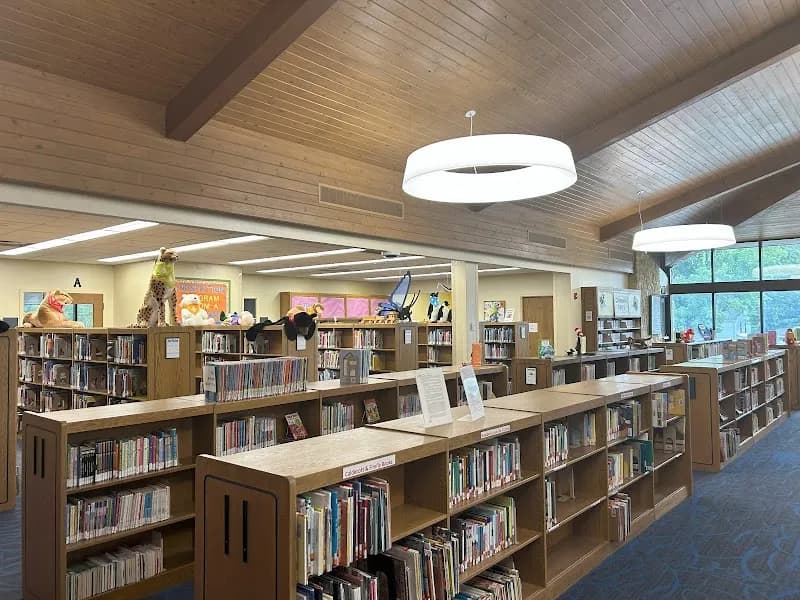 View of Avon-Washington Township Public Library in Avon, IN