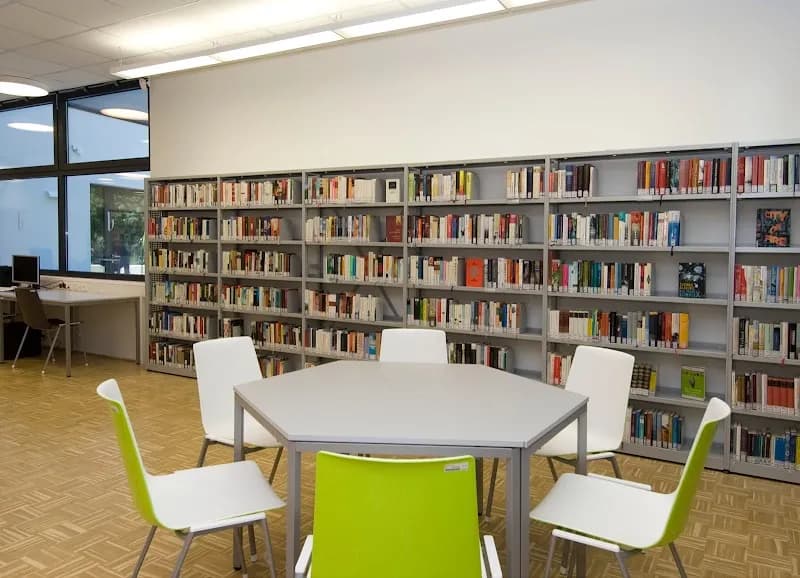 View of Bücherei Weisselbad in Floridsdorf, VIE