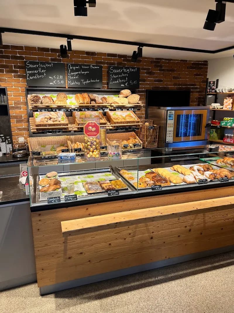 Bäckerei Hirschmoser cafe in Göming, Salzburg