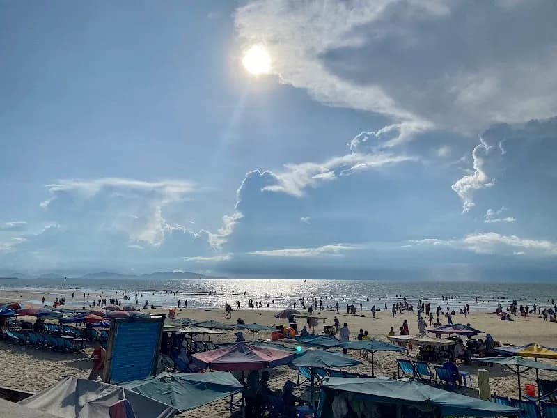 Back beach beach in Vung Tau, HCMC