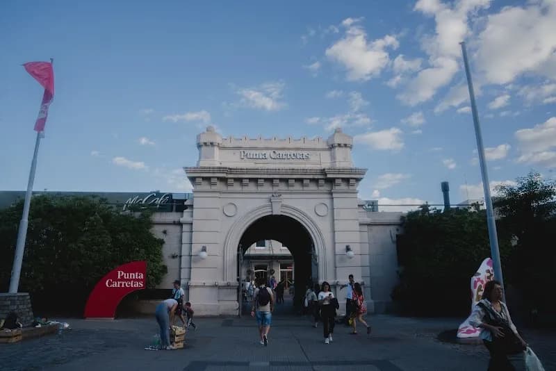 View of Bazar Punta Carretas Shopping in Punta Carretas, MVD