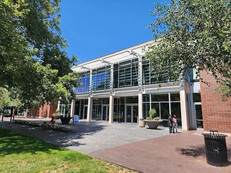 View of Beaverton City Library in Beaverton, OR