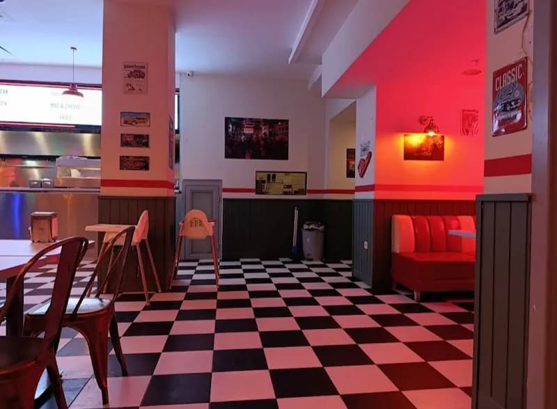 Beeves Burger & Steakhouse Burgers in Pendik, Istanbul