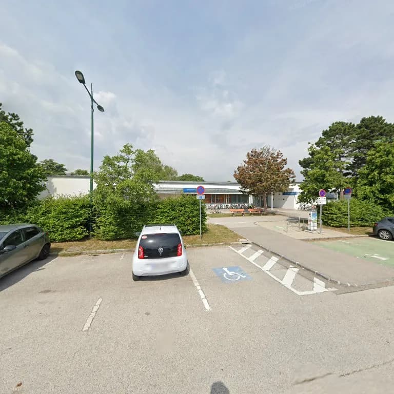 View of Biblio-thek Groß-Enzersdorf (Local Library) in Groß-Enzersdorf, VIE