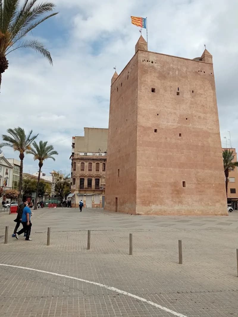 View of Biblioteca Casa de Cultura Torrent in Torrent, V