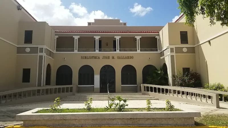 Biblioteca Pública de Juncos library in Juncos, PR