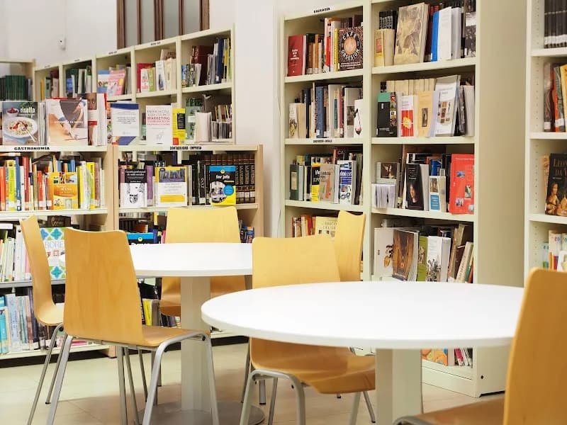 Biblioteca Pública de Requena library in Requena, V