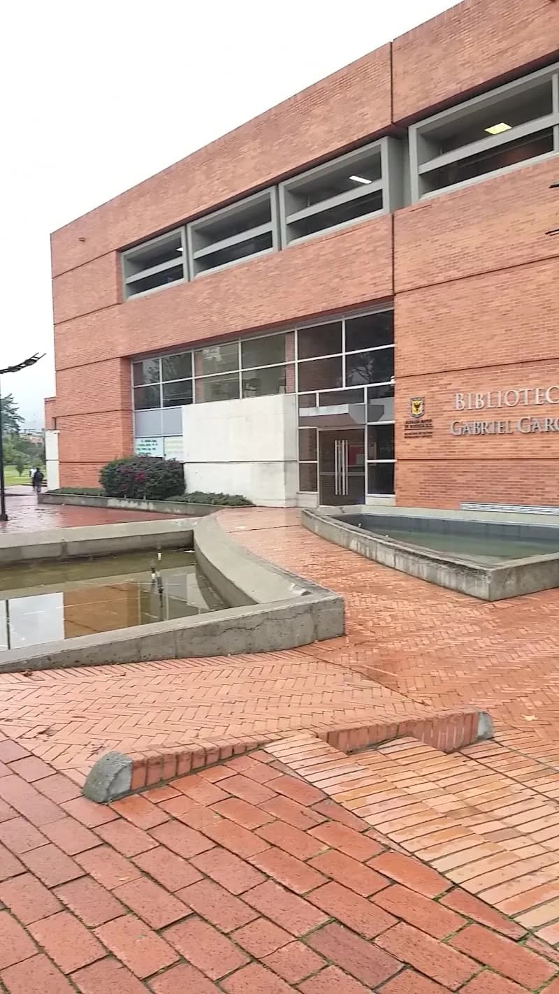 View of Biblioteca Pública El Tunal Gabriel García Márquez in Tunjuelito, CD