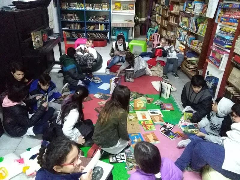 View of Biblioteca Popular Mariano Moreno in Flores, BA