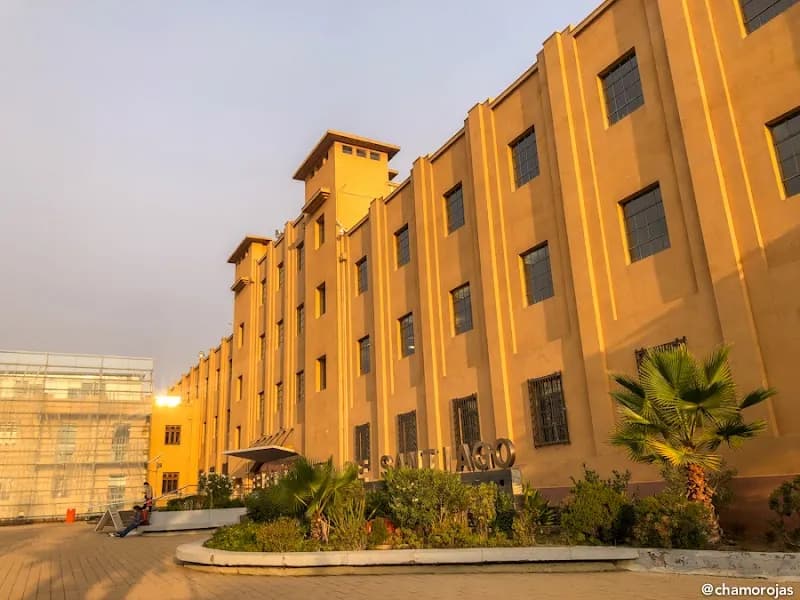 Biblioteca VIVA Arts & Entertainment in Santiago, RM