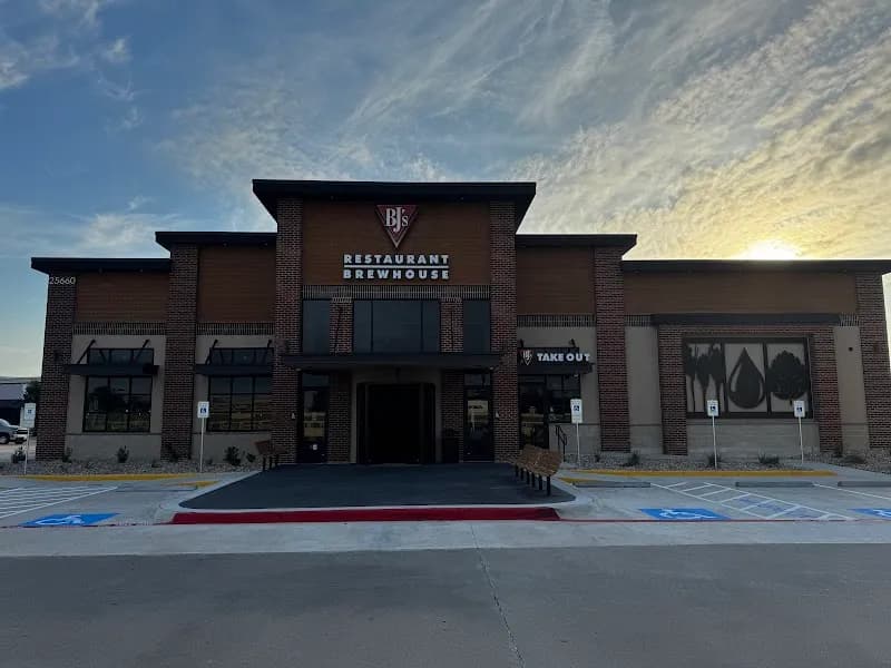 BJ's Restaurant & Brewhouse New American in Cypress, TX