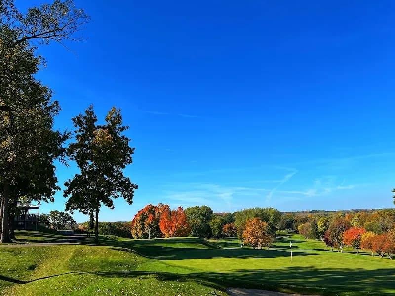 Blackhawk Country Club association or organization in Shorewood, WI