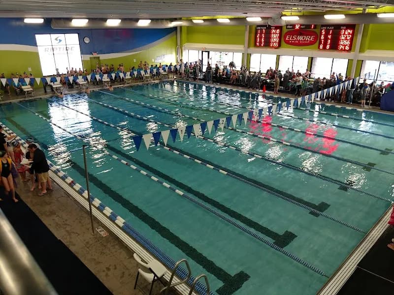 Bluewater Aquatic Center swimming pool in Apple Valley, MN