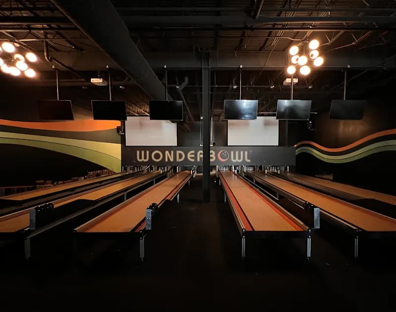 Bob & Willie's Wonderbowl - Blue Sky bowling alley in Omaha, NE