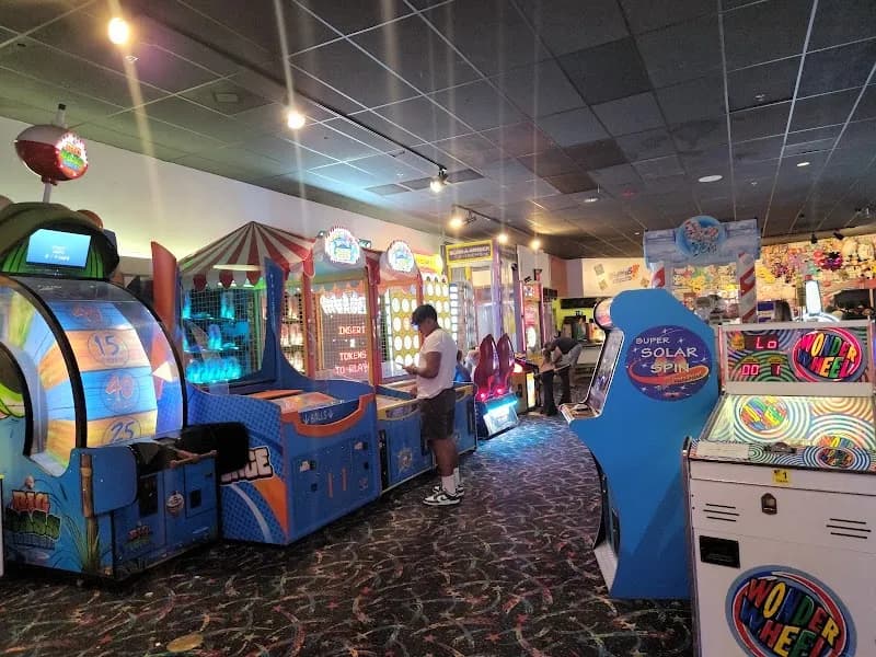 View of Boomers Palm Springs in Palm Springs, CA