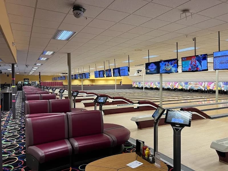 View of Bowl-O-Rama Family Fun Center in East Kingston, NH