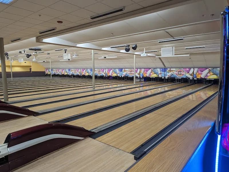 View of Bowl-O-Rama Family Fun Center in East Kingston, NH