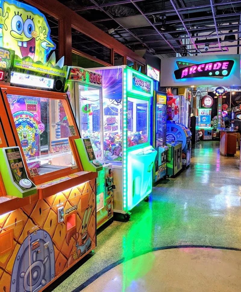 View of Bowlero Santa Barbara in Santa Barbara, CA