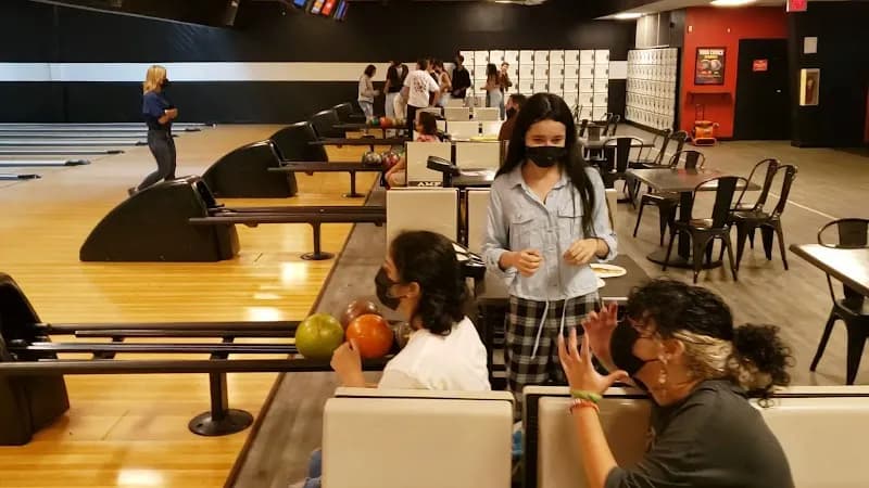 View of Bowling Bandidos in San Juan, SJ
