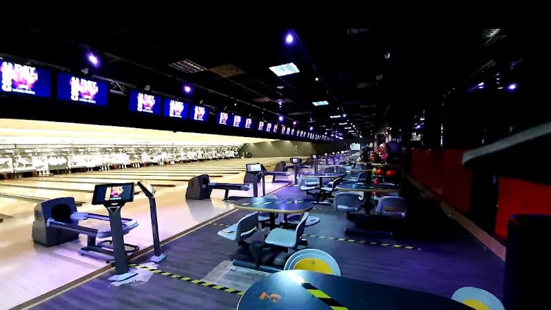 Bowling Brunswick bowling alley in Rome, LZ