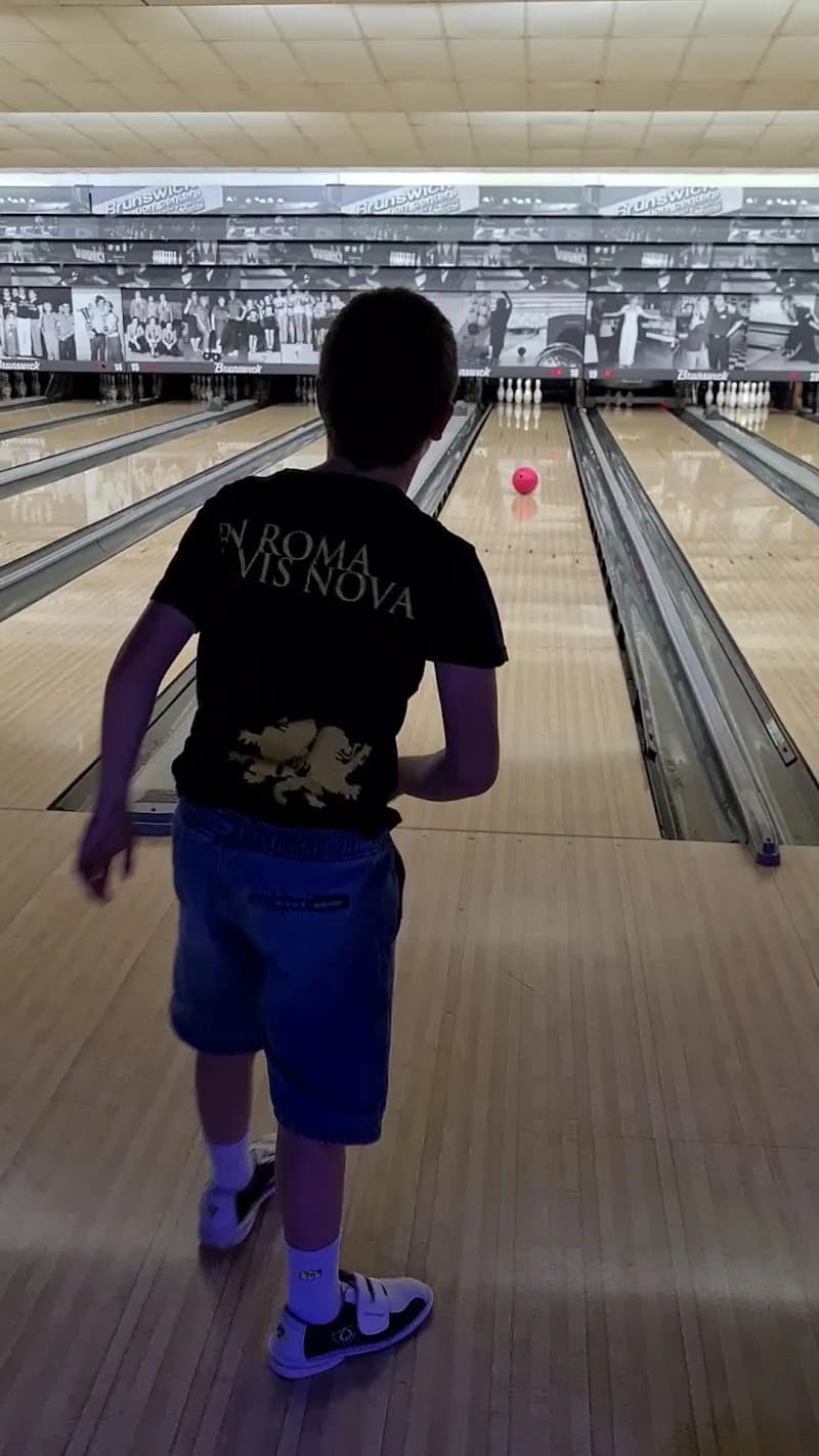 View of Bowling Brunswick in Rome, LZ