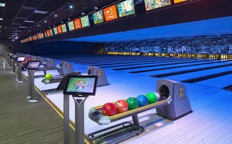 View of Bowling Brunswick in Rome, LZ