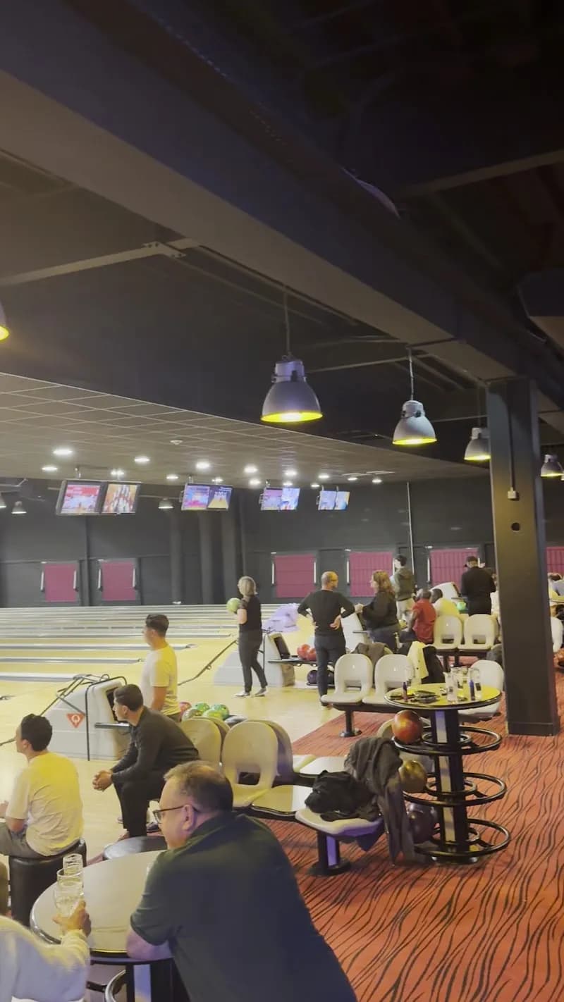 View of Bowling Paxton in Disneyland Paris Area (Marne-la-Vallée), IDF
