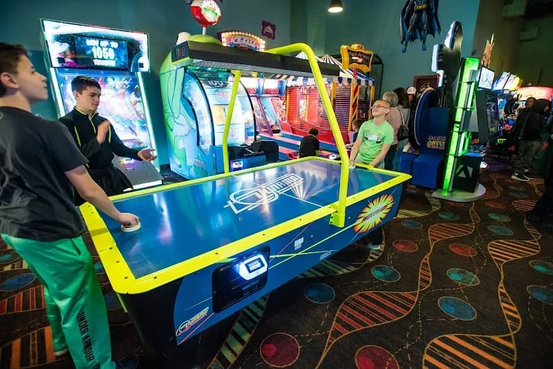 View of Bowlocity Entertainment Center in Rochester, MN