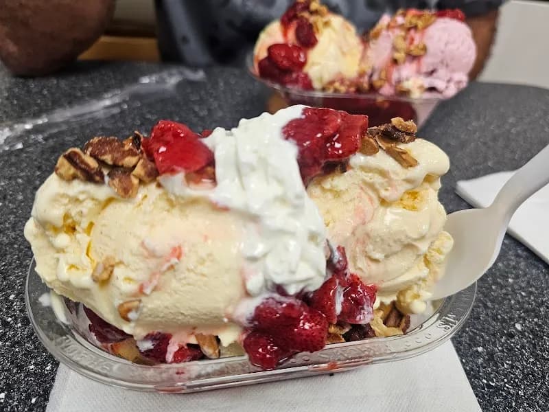 View of Braum's Ice Cream & Dairy Stores in Watauga, TX