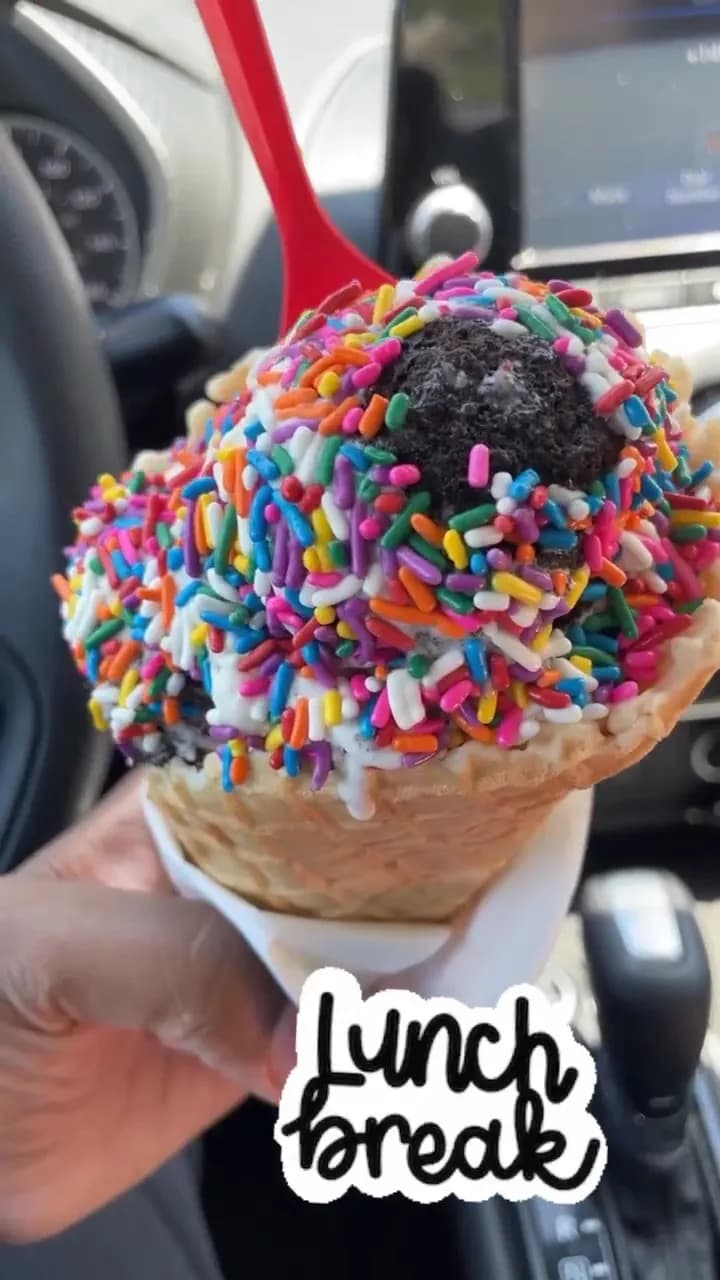 View of Bruster's Real Ice Cream in Brookhaven, GA