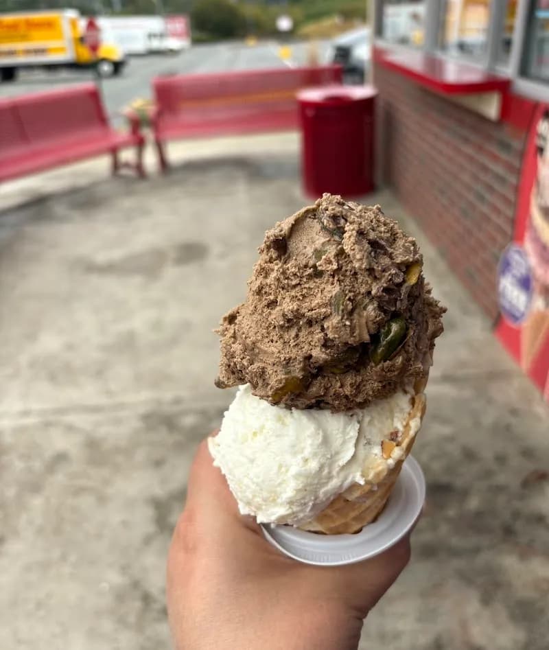 View of Bruster's Real Ice Cream in Gaithersburg, MD
