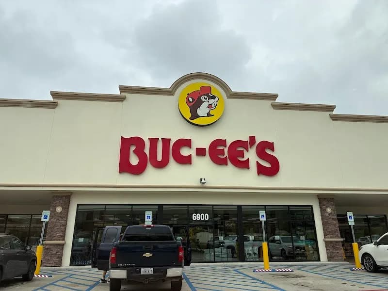 View of Buc-ee's in Mentone, AL