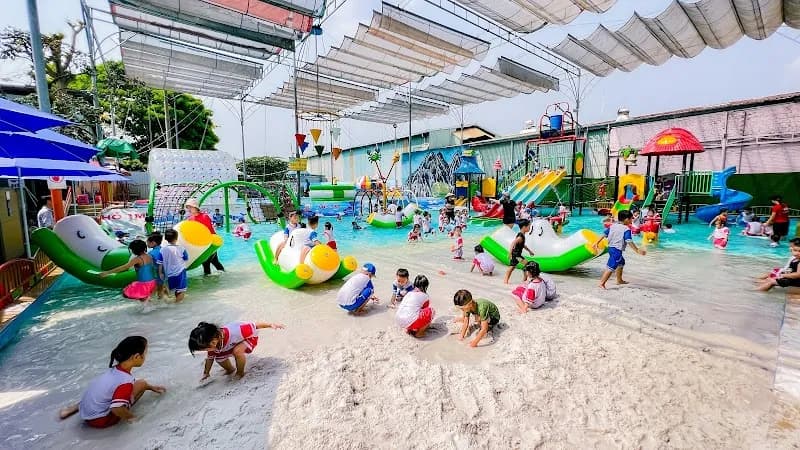 Công viên nước Con Nít Thủ Đức water park in Thu Duc, HCMC