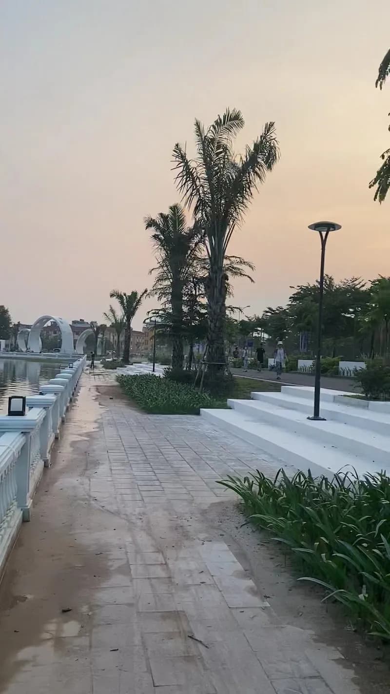 View of Cầu Long Biên Park in Long Biên, HN