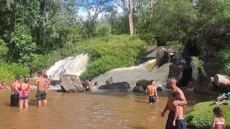 View of Cachoeira da Porteira Preta in Salesópolis, SP