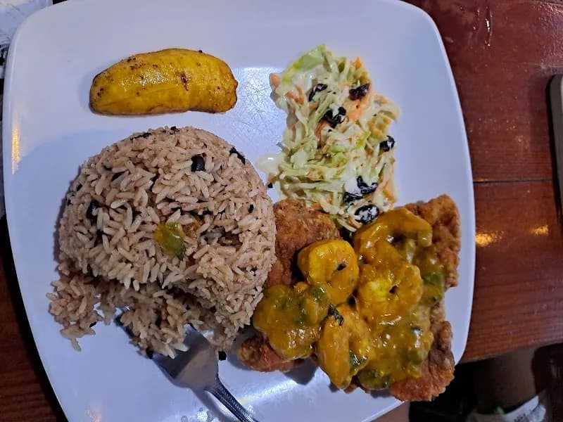 View of Café Familiar El Rinconcito in Calidonia, PA