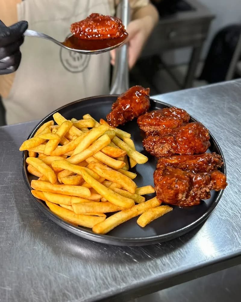 View of Café Familiar La Cabaña in Chaclacayo, Lima