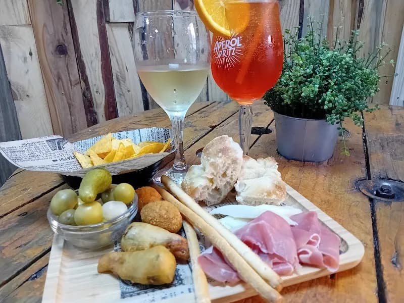 View of Café Mi Barrio in Requena, V