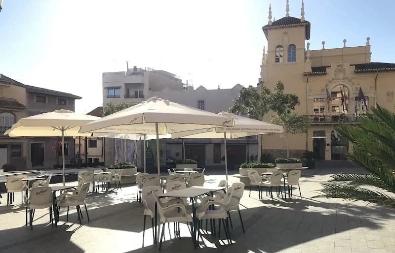 Cafetería El Árbol cafe in Riba-roja de Túria, V
