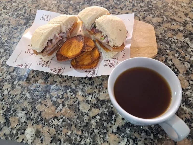 View of Cafetería La Familia in San Bartolo, Lima